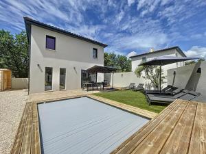 Maisons de vacances Chez NELL gite, piscine chauffee au pied du Ventoux : photos des chambres