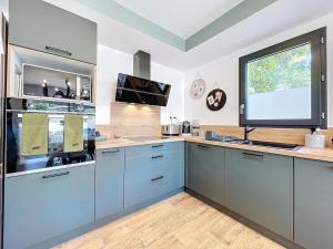 Maisons de vacances Chez NELL gite, piscine chauffee au pied du Ventoux : photos des chambres