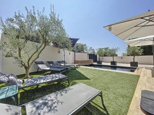 Maisons de vacances Chez NELL gite, piscine chauffee au pied du Ventoux : photos des chambres