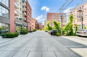 Jedności Narodowej 202 by Homeprime