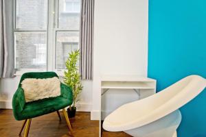 Imperial Middlesex Street Apartments