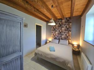 Gîte Authentique Calme avec Piscine et Jardin Privé - FR-1-616-474