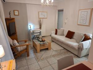 Απέριττον 2 (Aperitton 2)