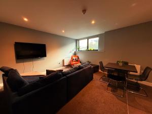 Modern Central Quayside Apartment Sleeps 7 Parking