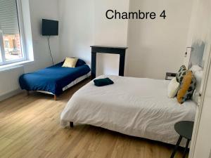 Maisons de vacances maison 22 couchages prox gare et centre Max 10 chambres : Maison de Vacances