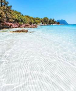 Seaside Elegance 50m from the Beach img36