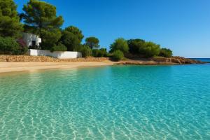 Seaside Elegance 50m from the Beach img32