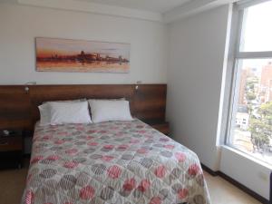 Laureles penthouse, jacuzzi-rooftop fun in the sun