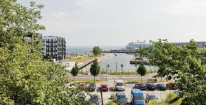 Light-Filled Apartment near Old Town & Beach - Free Parking - Close to Port