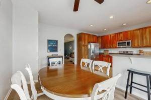 Bayside Resort- 11490 West Sand Cove