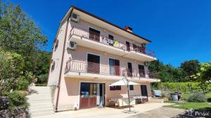 Studio apartment Peršić