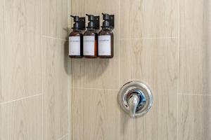 Sleek and Luxury Studio near Parks with Free Parking