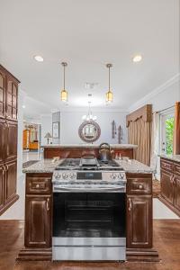5min Walk from Love Beach A Spacious Home in Nassau