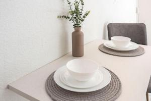 Modern 1BED 1BA Gem in Great Location Free Parking