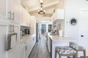 Coastal Getaway, 5 Mins to Vanderbilt Beach