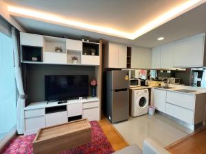 Contemporary Premier 1BR - Ultra Fast Wifi - BTS Nana