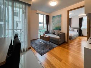 Expansive Premier 1BR - Ultra Fast Wifi - Phrom Phong
