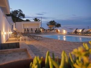 Ancient Thera Apartments