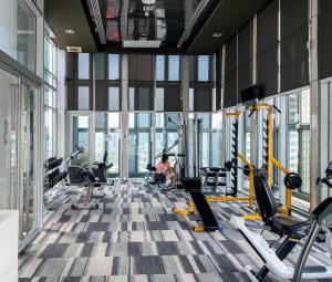 Contemporary High-Rise 2BR - Ultra Fast Wifi - Sathorn