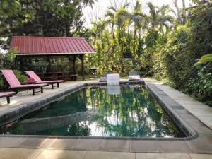 Beautiful Villa with Pool and Amazing Garden