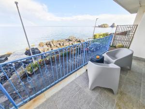 LaLuna Apartments - Sea Panorama - 20mins from CTA airport