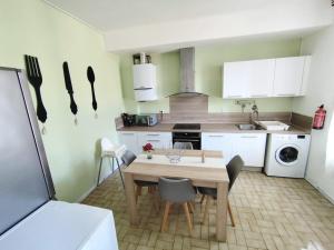 Appartements Appartement climatise avec terrasse 4 a 6 couchages a 600m du centre thermal : photos des chambres