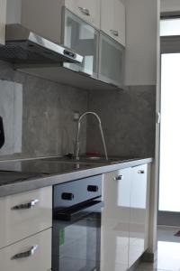 Urban Nest Lazarica - Cozy Apartment Near Beach & Center