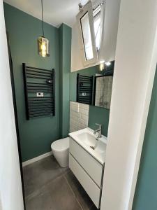 Cozy Studio Monaco border