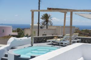 Simantiri Private Villa Santorini Greece