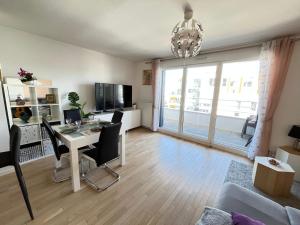 Modern Stylish Secure 2BR Near Paris private Parking