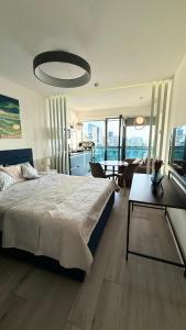 Black Sea Pearl, 11 floor