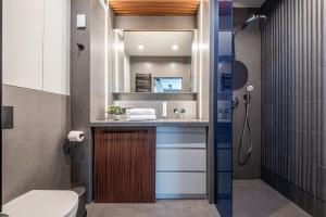 Apartament Leśny Ogród - kompleks Wydma & Las - 200 m do Morza, widok na sosnowy las, leśny ogród o pow 160 m2, bezpłatny parking, faktura VAT, ochrona, plac zabaw, boisko wielofunkcyjne