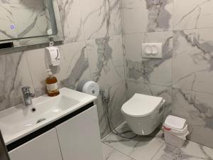 Apartament near Block area