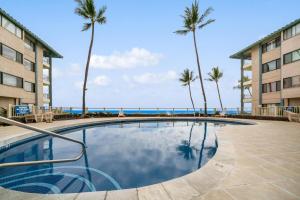 Oceanfront Condo Kailua Kona Walk to Beach Town and Sunset Views