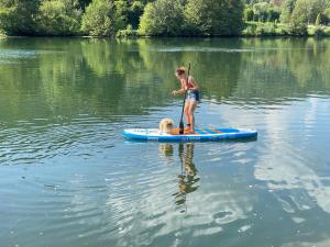 Maisons de vacances Le Ruisseau Gite Ideal pour un Sejour a Deux au Fil de l-Eau : photos des chambres