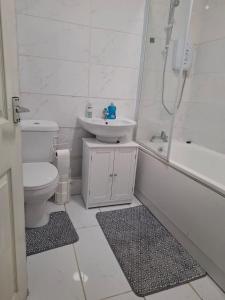 Sleeps 5 - 2 Bedroom House