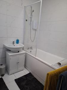 Sleeps 5 - 2 Bedroom House