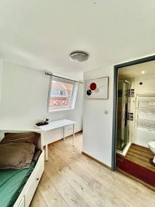 Maisons de vacances Cosy house 5 rooms 5 Bathrooms close commodities : photos des chambres