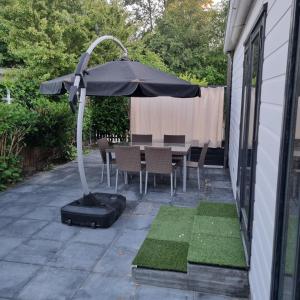 Familienfreundliches Chalet E200 in Makkum Strandnah