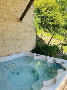 Maisons de vacances Domaine de Peroline Piscine et jacuzzi : photos des chambres
