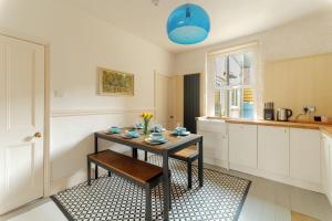 Sea Rocket Whitby - central location, family friendly home