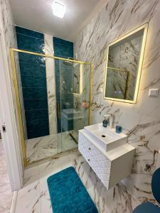 Central View Apartment