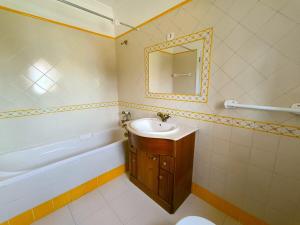 Casa Jagoza Ericeira with pool and garden