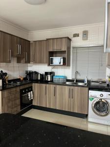 Chic 2 Bedroom Apartment in Central Location