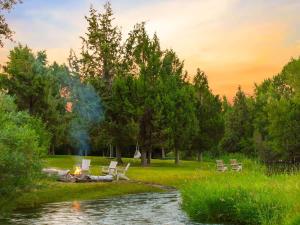 Private Island Fire Pit & Arcade