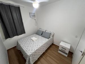 Quarto e sala com varanda
