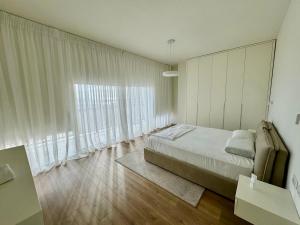 Villa La Scala, Green Coast, Palase