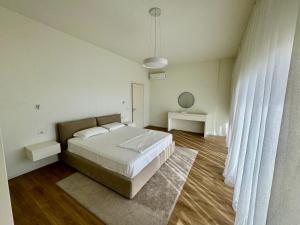 Villa La Scala, Green Coast, Palase