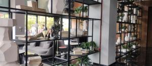 Departamento en zona de lujo con alberca y gym