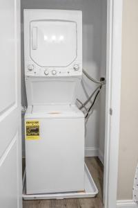 46 Bright and Sunny Studio Long-term stays